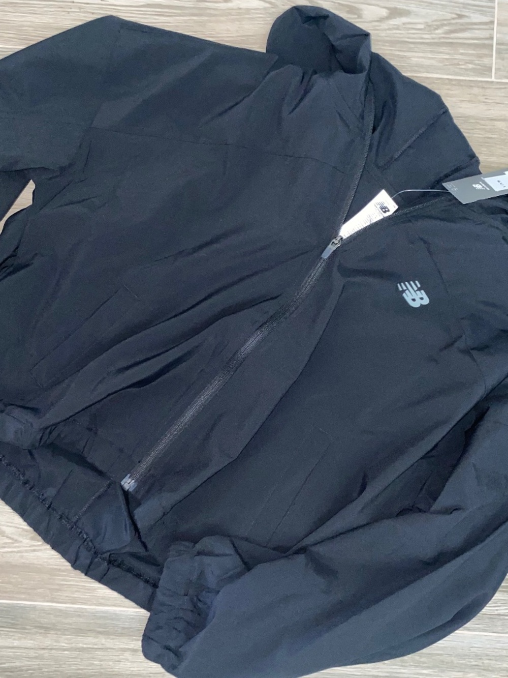 BNWT New Balance Thin Jacket (M)